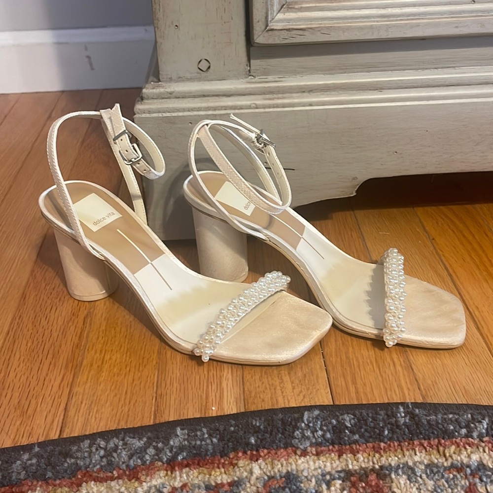 Dolce Vita Nory Heels (vanilla sand)